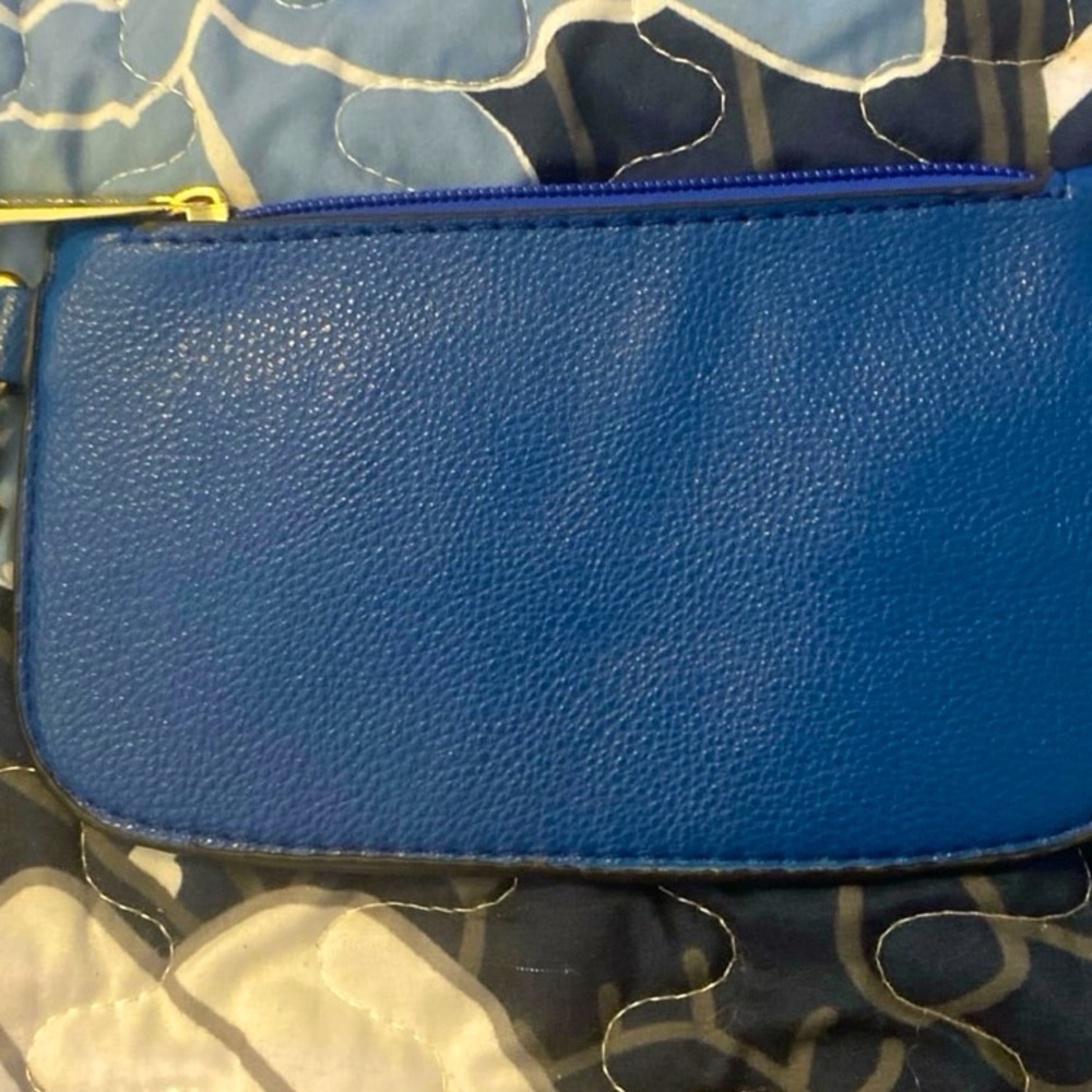 Michael Kors Royal Blue coin purse - Picture 2 of 3
